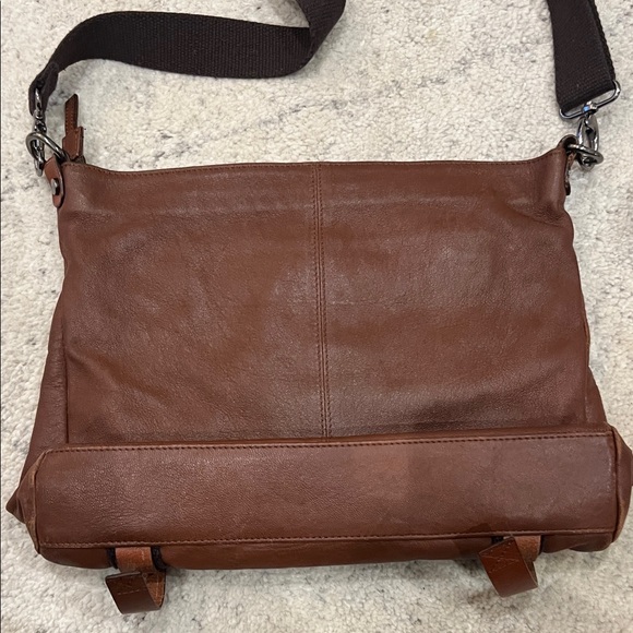 Men's Brown Leather Messenger Bag with Adjustable Strap - Picture 2 of 3